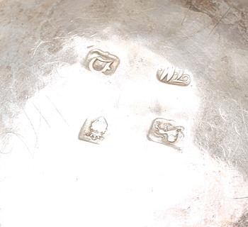 STOP, silver, London, 1759, vikt 740 g.