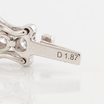 Tennis bracelet 18K white gold with brilliant-cut diamonds.