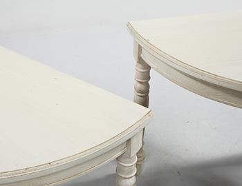 MÅNBORD, ett par, Sven Larsson, Stockholm, 1900-talets andra hälft.