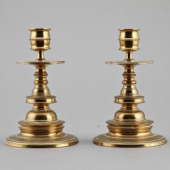 LJUSSTAKAR, ett par, mässing, Gusums bruk, nr 85, 1900-tal.