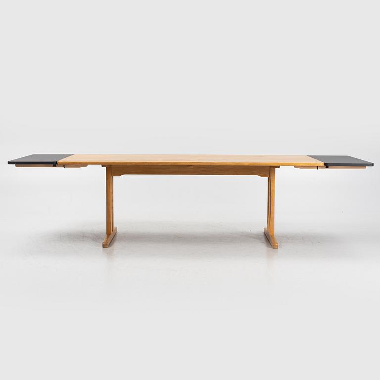 Børge Mogensen, a model 6293 dining table, Fredericia Stolefabrik, Denmark.
