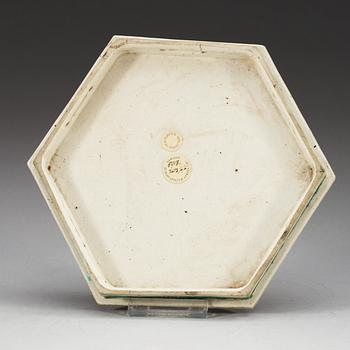 STÄLL, porslin. Qing dynastin, Kangxi (1662-1722).