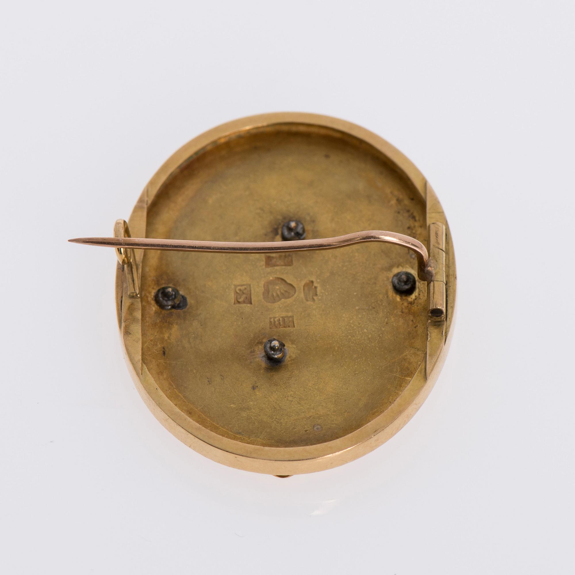BROSCH, 18K guld, pärlor. Johan Edvard Fagerroos, Helsingfors 1875.