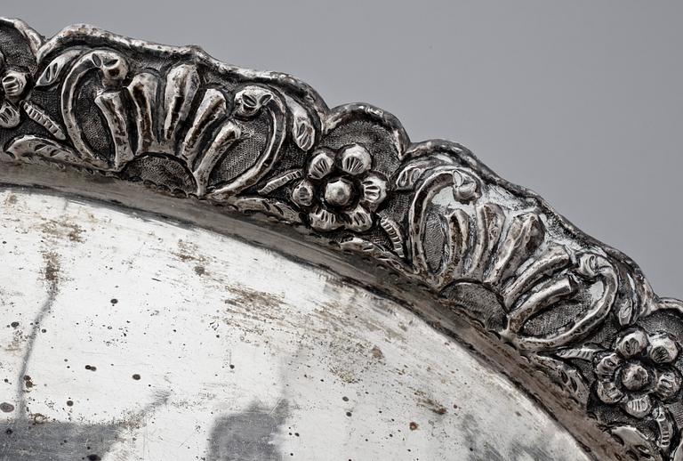 BRICKA, silver, Turkiet, 1900-tal. Vikt ca 1300 gram.