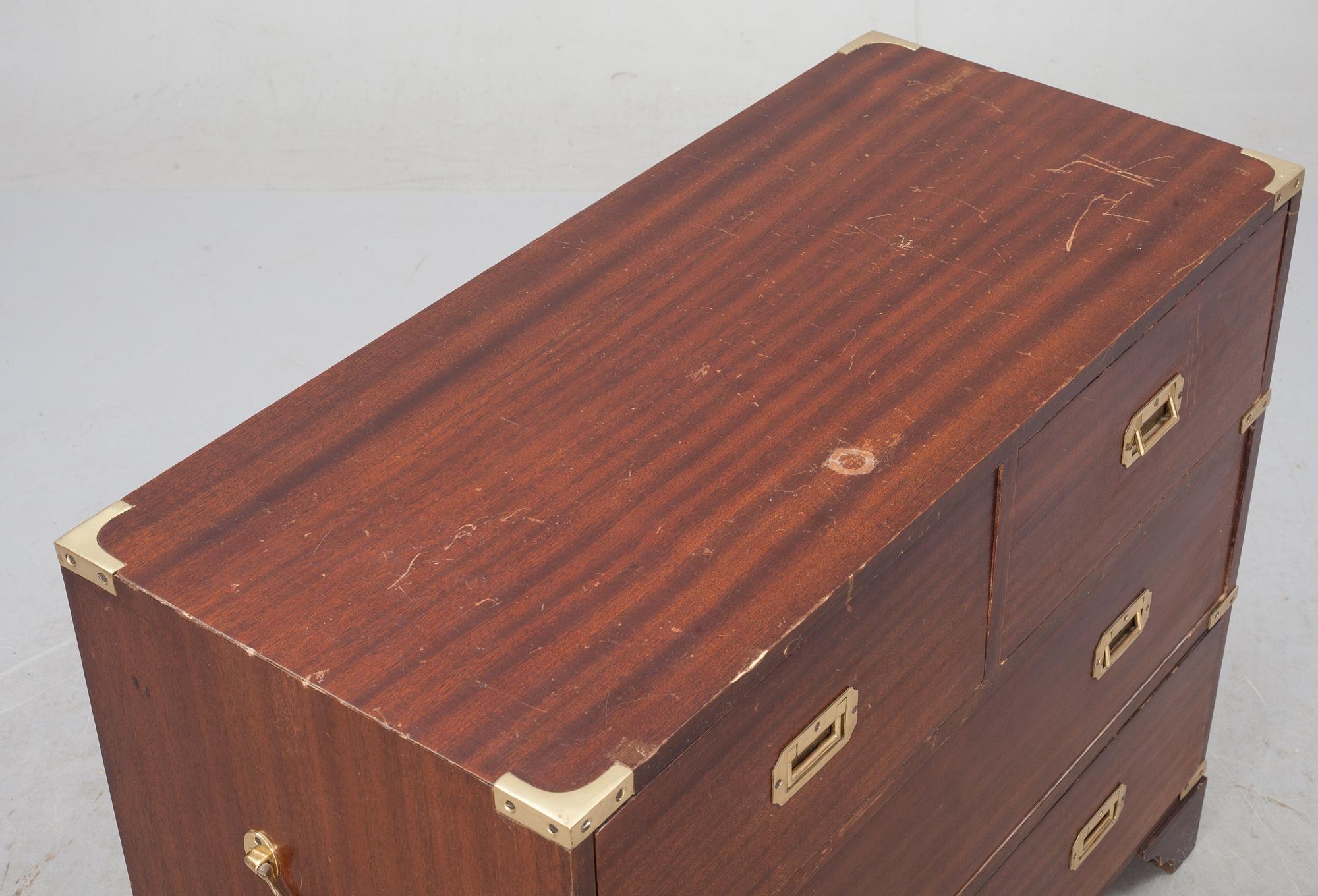 BYRÅ, engelsk stil. 1900-talets andra hälft.