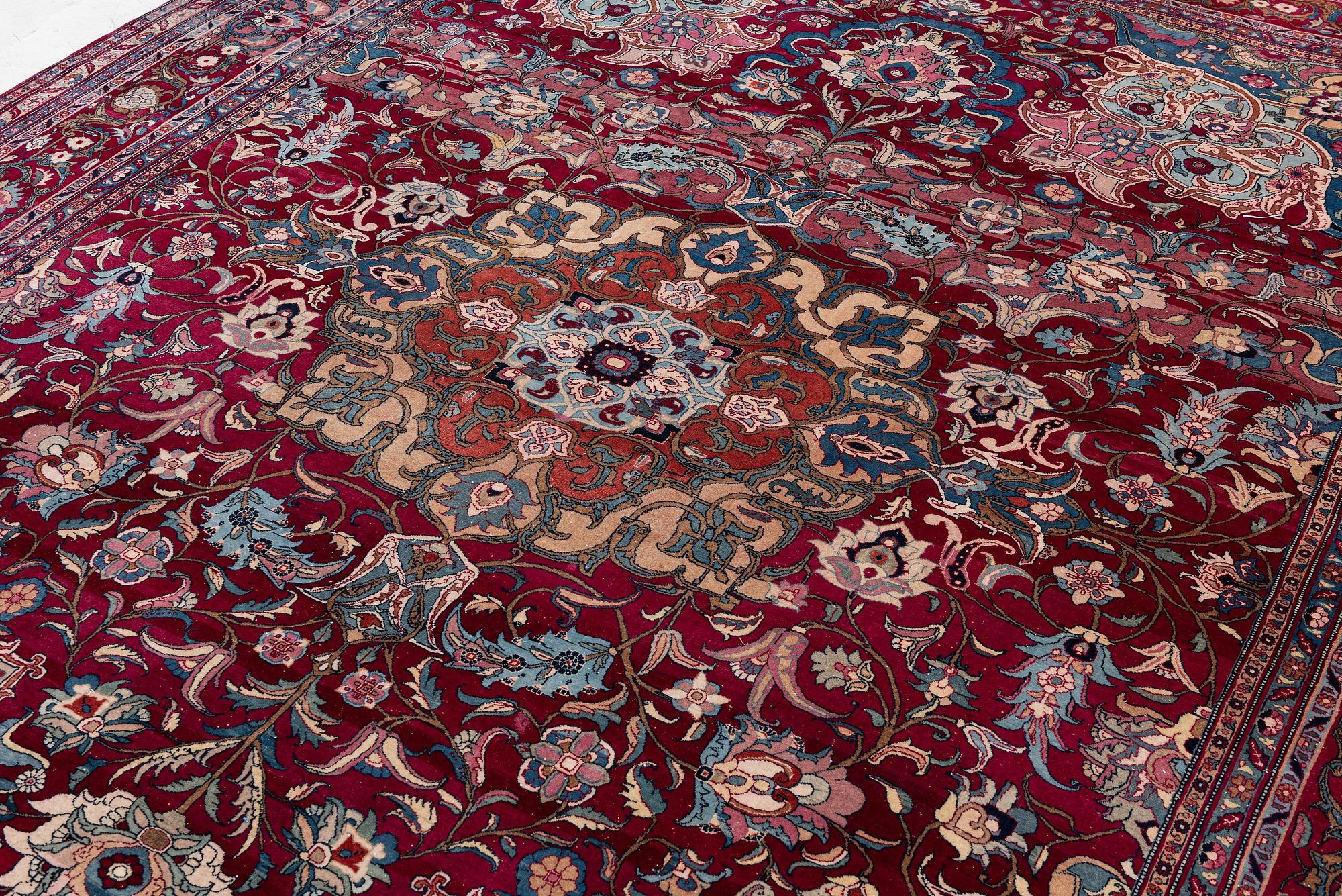 Matta, antik Teheran, norra Persien, ca 363 x 268 cm.