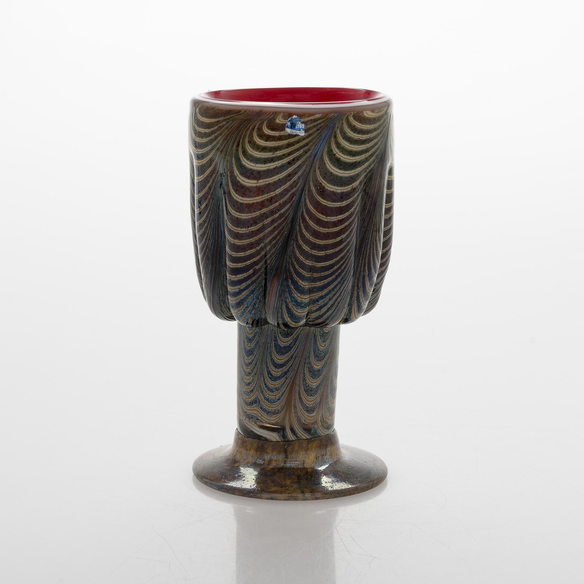 Oiva Toikka, an art glass signed Oiva Toikka Nuutajärvi Notsjö.