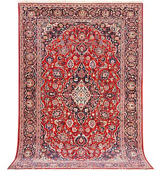 A Kashan carpet, c. 214 x 139 cm.