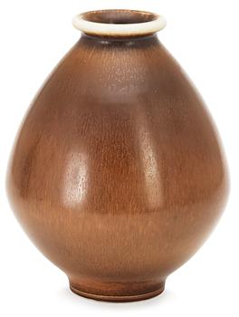 476. A Berndt Friberg stoneware vase, Gustavsberg studio 1965.
