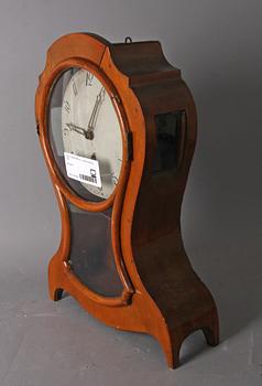 BORDSPENDYL, urverket omkring 1800.