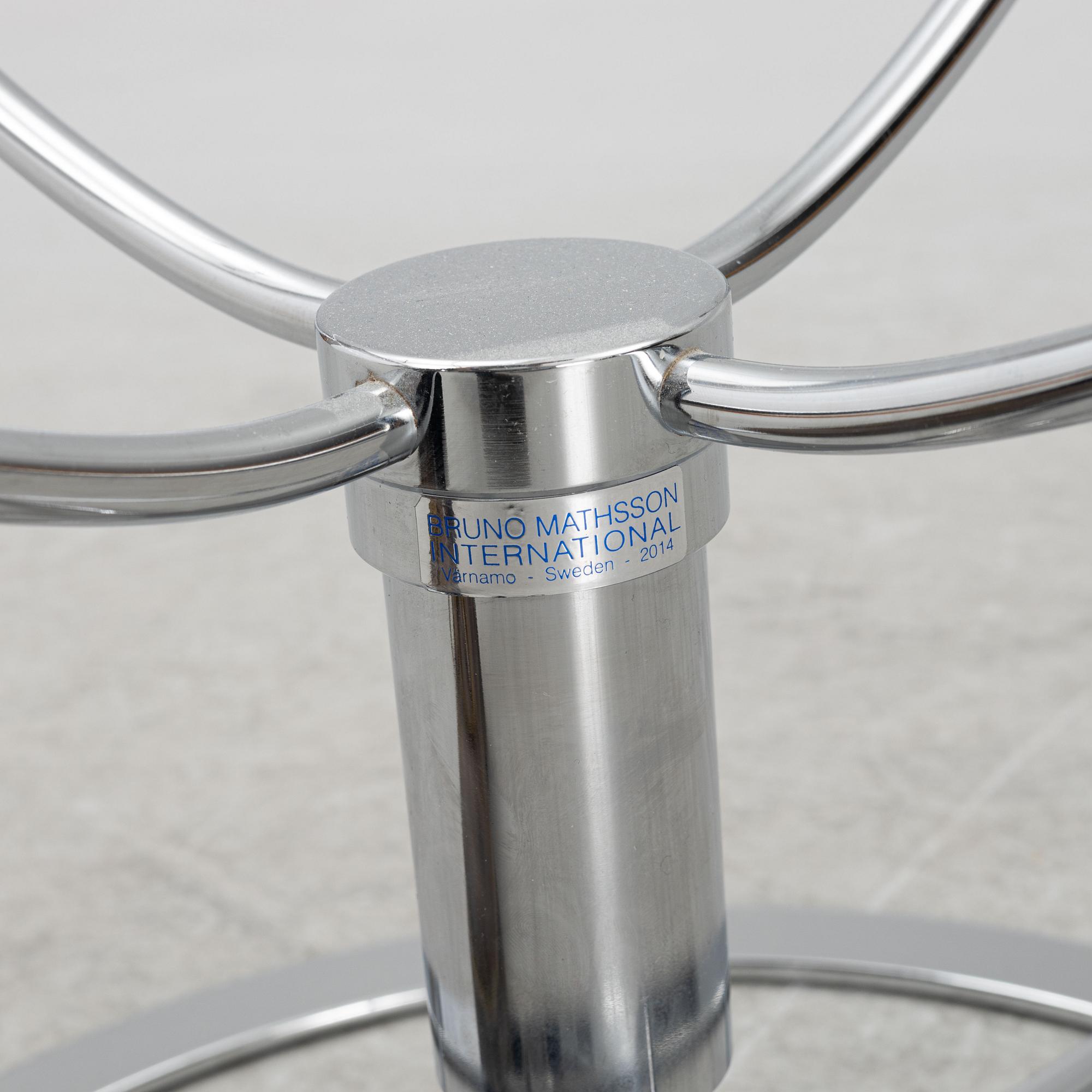 Bruno Mathsson, soffbord, "MI 0687/Jetson", Bruno Mathsson International, Värnamo, 2014.