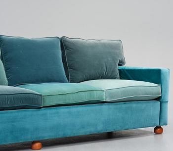 Josef Frank, a sofa model 3031, Firma Svenskt Tenn, 2018.