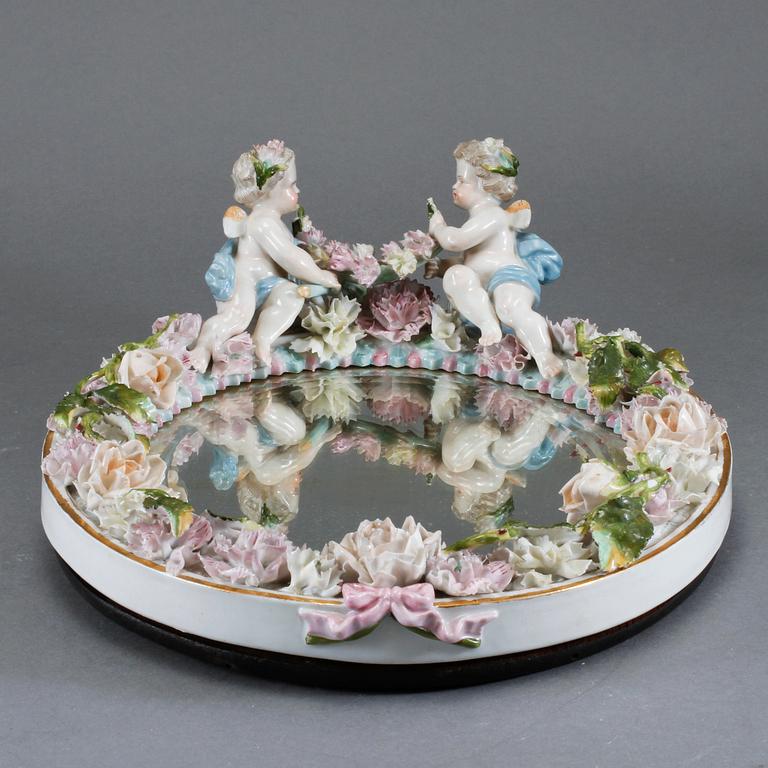 SPEGEL, porslin, omkring 1900.