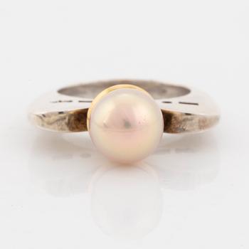 Rolf Karlsson, silver and cultured pearl ring.