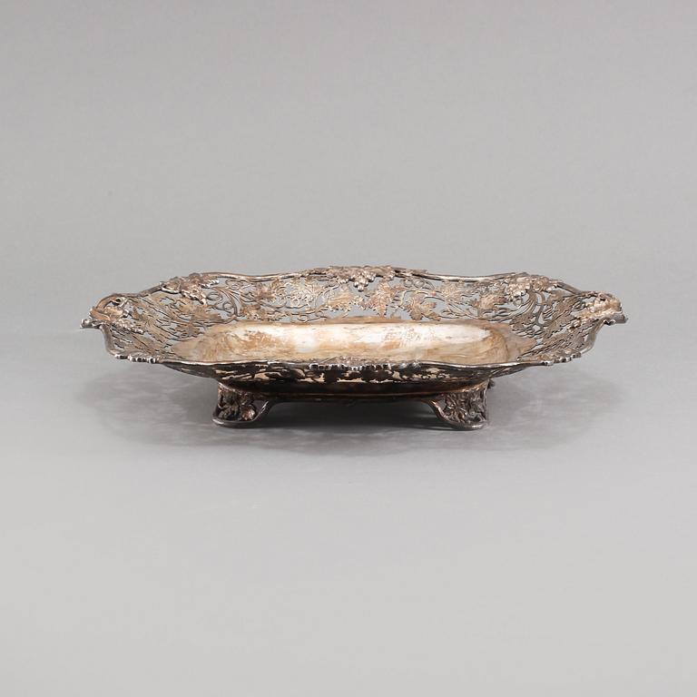 BRÖDFAT, silver, Atkin Brothers, Sheffield, 1930, vikt 765 g.