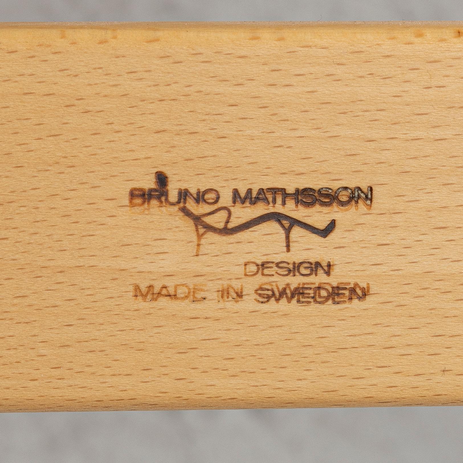 Bruno Mathsson, fåtölj/karmstol, "Eva", Firma Karl Mathsson, sent 1900-tal.