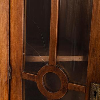 An app. 1900 viewing cabinet.