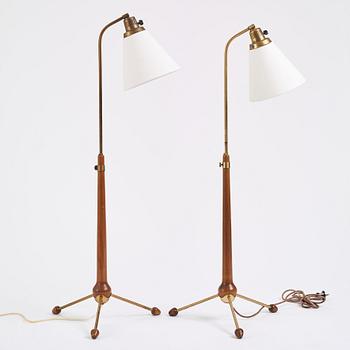 Hans Bergström, golvlampor, ett par, modell "547", ateljé Lyktan, Åhus, 1940-50-tal.