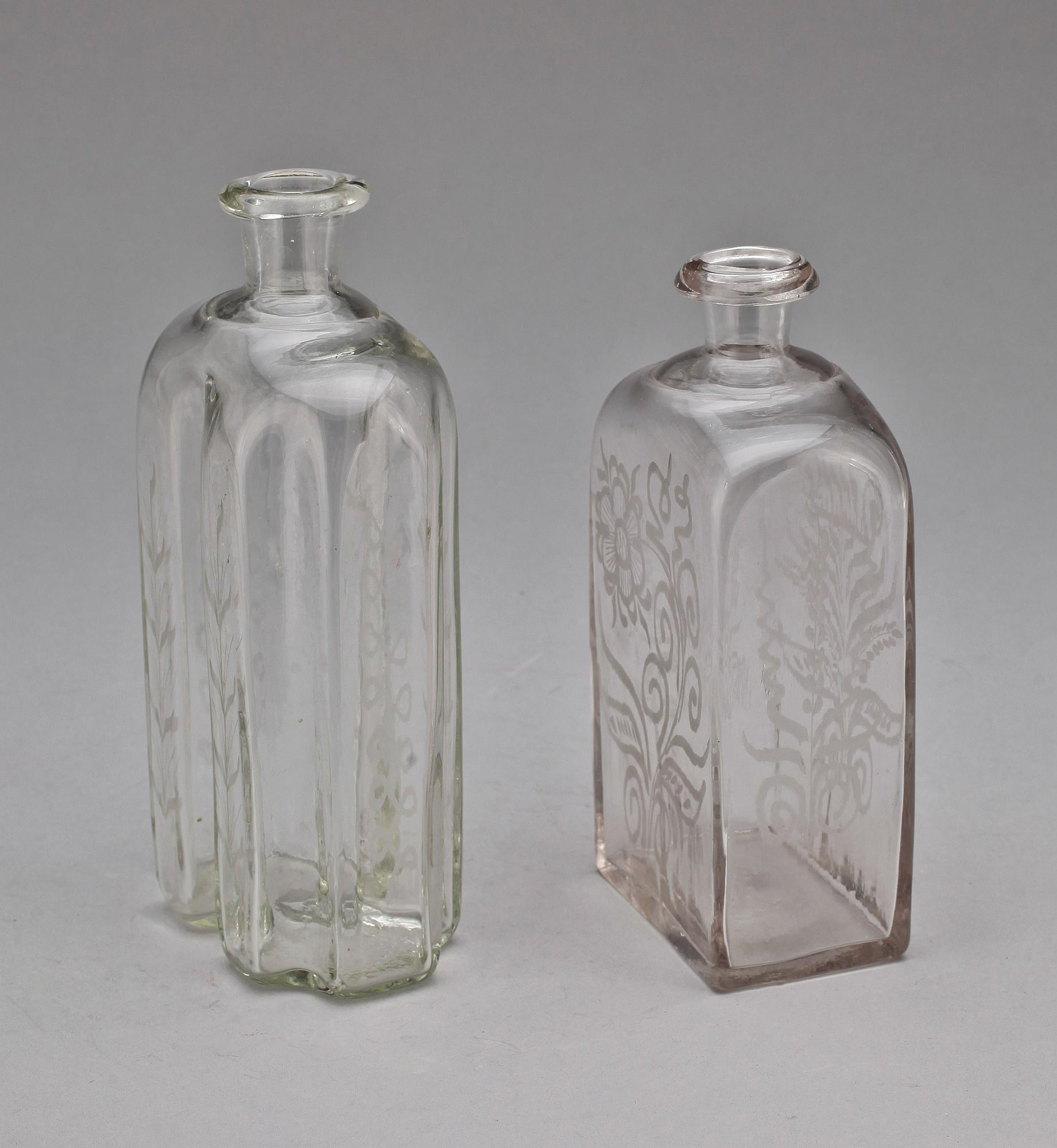 FLASKOR, 2 st, glas, 1800-tal.