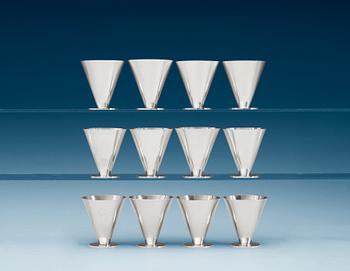 778. WIWEN NILSSON, cocktailbägare, 10+2 st, Lund 1967-74, sterling.