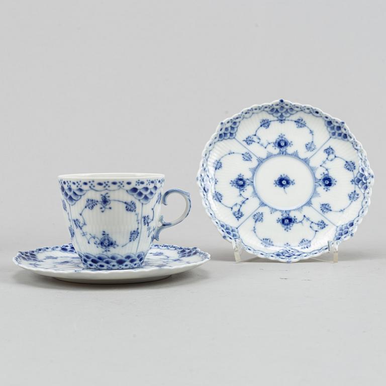 Delar av kaffeservis,  porslin, 13 delar, "musselmalet", hel- och halvblonde, , Royal Copenhagen.