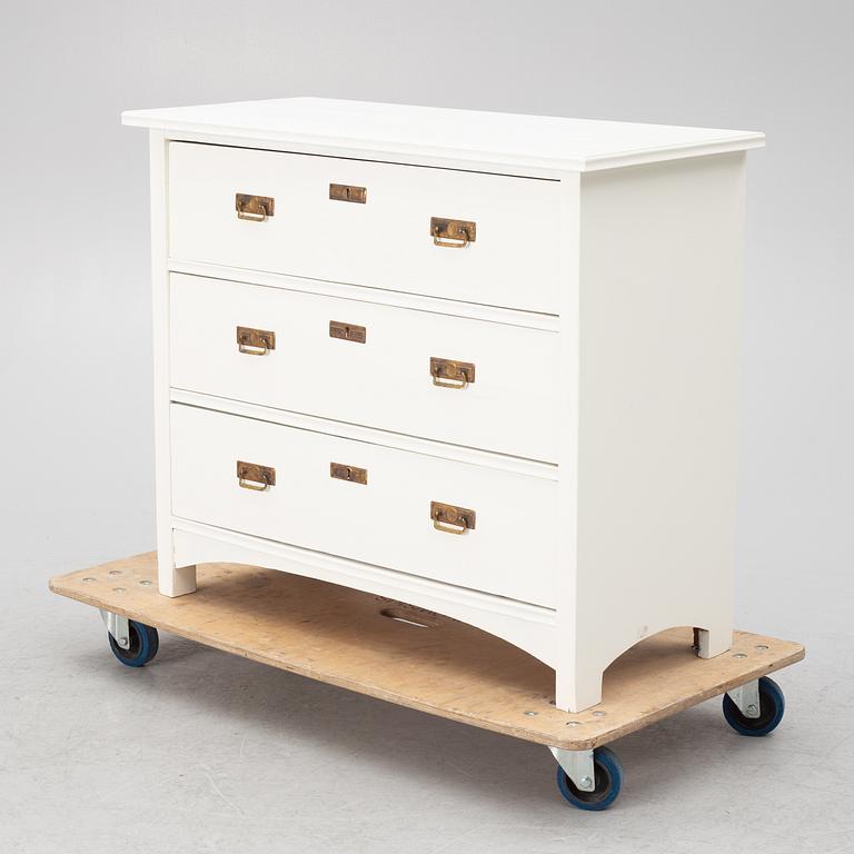 Chest of drawers, early 20th century.