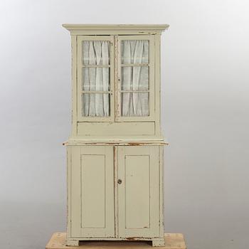 VITRINSKÅP, 1800-tal.