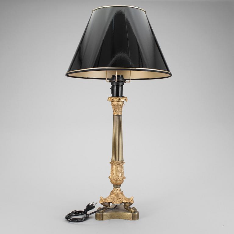 BORDSLAMPA, empirestil, omkring år 1900.