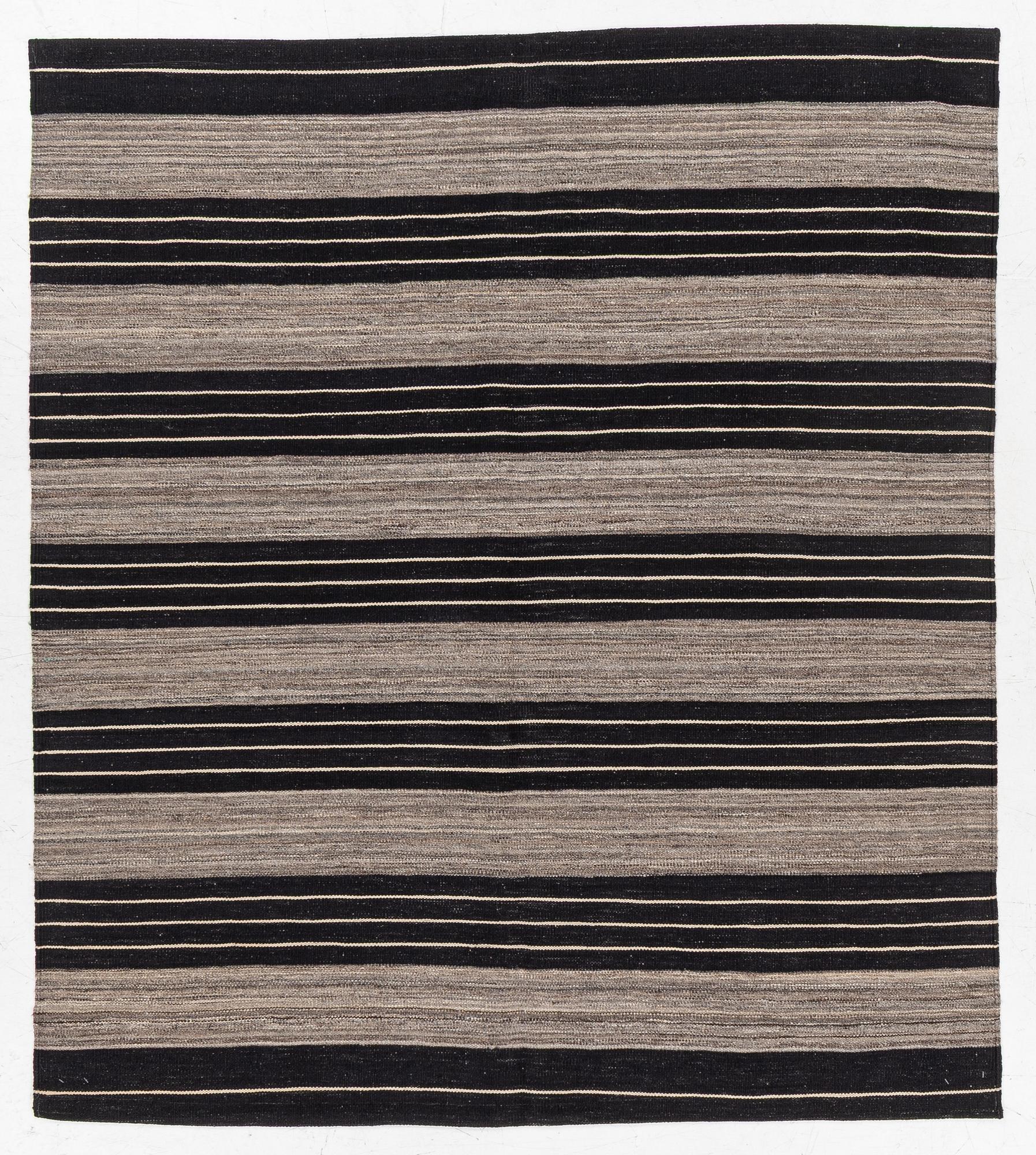 Matta, Afghanistan, slätväv, ca 186 x 166 cm.