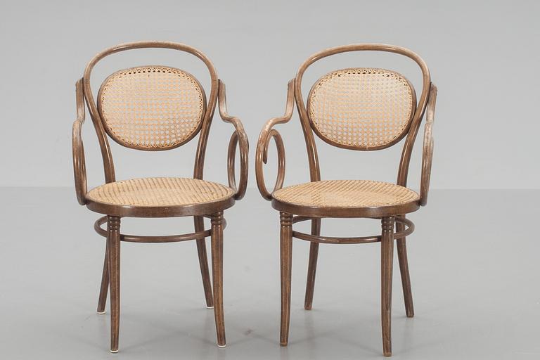 KARMSTOLAR, ett par, Thonet-typ, 1900-talets första hälft.