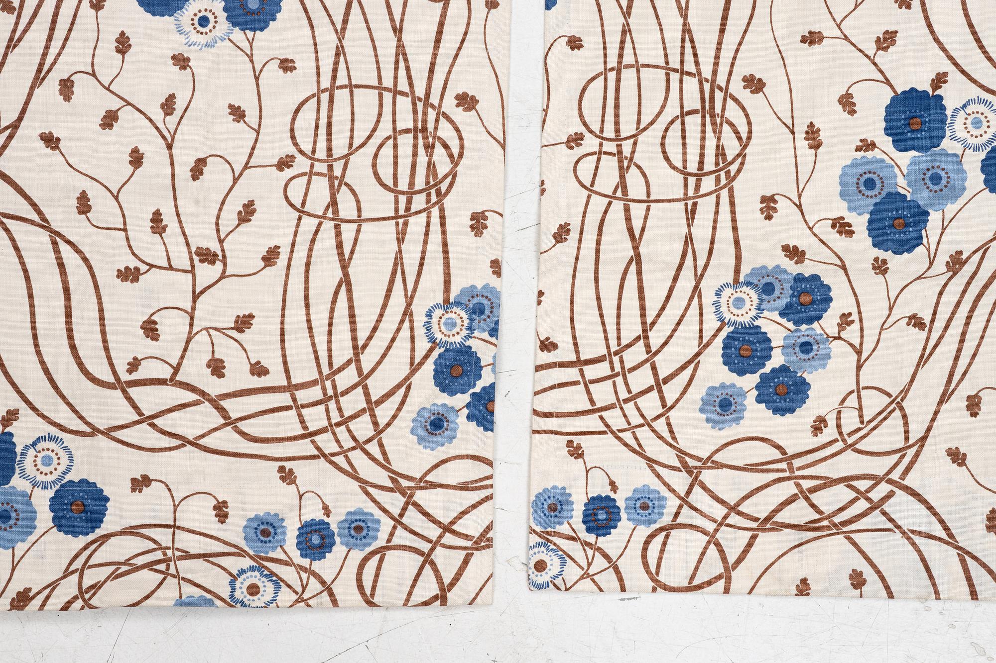 Josef Frank, gardiner, ett par samt kuddar, ett par, "Loops", Firma Svenskt Tenn.