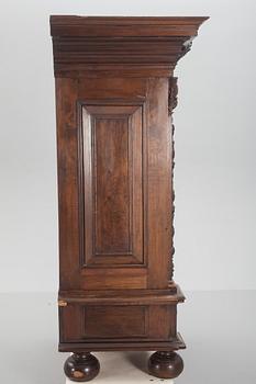 SKÅP, barock. 1700-tal.