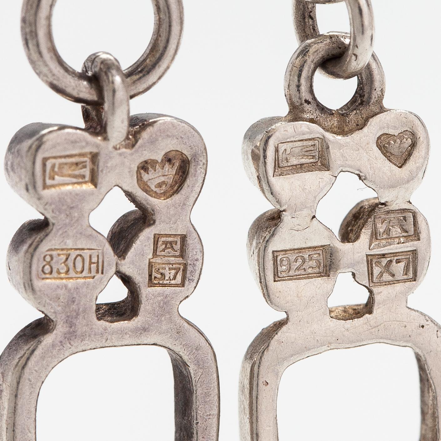 Jorma Laine, Rannekoru ja kaulakoru, hopeaa. Kultateollisuus, Turku 1966 ja 1971.