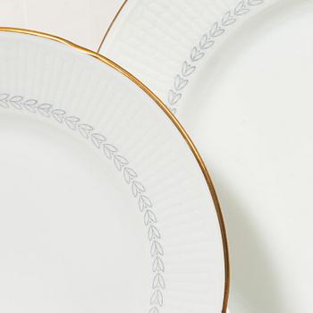 Louise Adelborg, mat- och kaffeservis, 73 delar, porslin,"Swedish Grace/Gracil", Rörstrand.