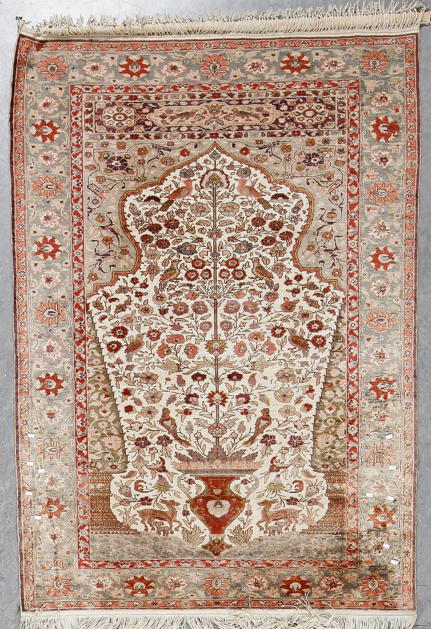 MATTA, Turkisk silke, ca 167x119 cm.