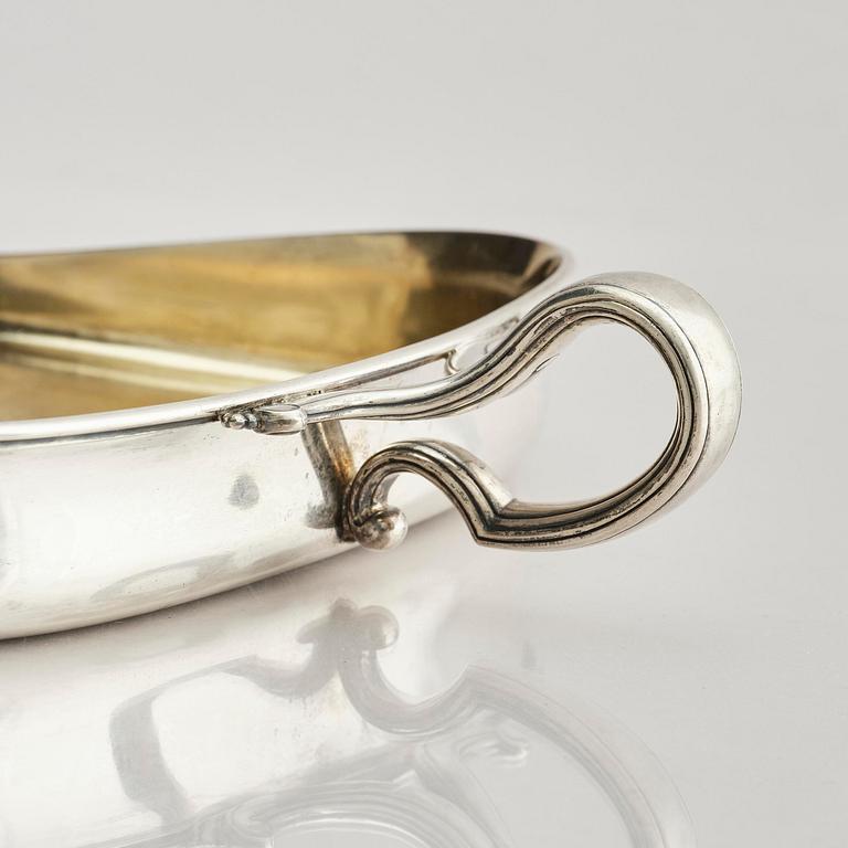 A Fabergé silver table crumber, mark of workmaster Julius Rappoport, St. Petersburg (1883 - 1899).