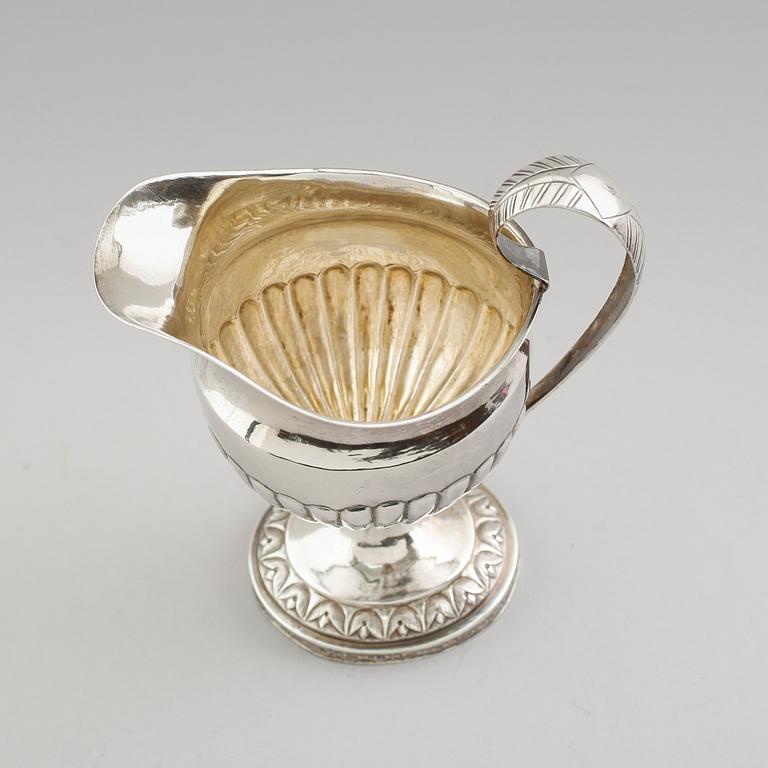 GRÄDDKANNA, silver, Michael Olof Barkman, Varberg 1841. Vikt ca 107 gram.