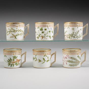 KAFFEKOPPAR med FAT, sex stycken, porslin. "Flora Danica", Royal Copenhagen, Danmark.