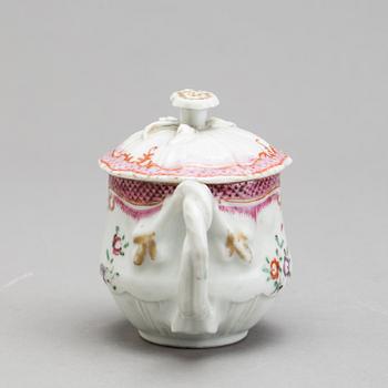 CUSTARD CUP WITH LID, Qing dynasty China 18th century.