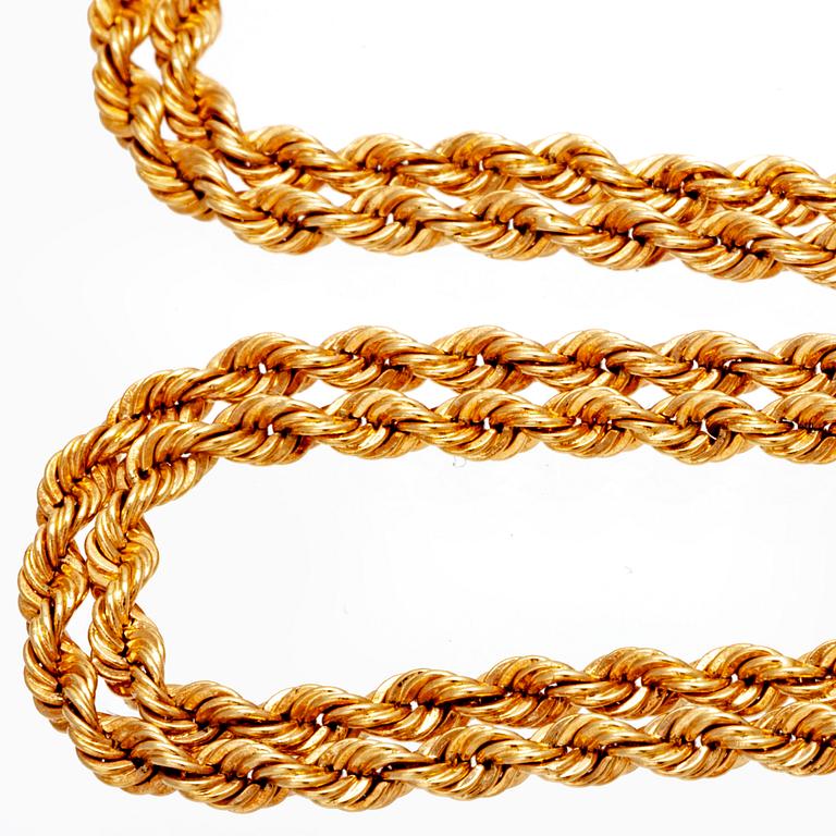 An 18 K gold chain.