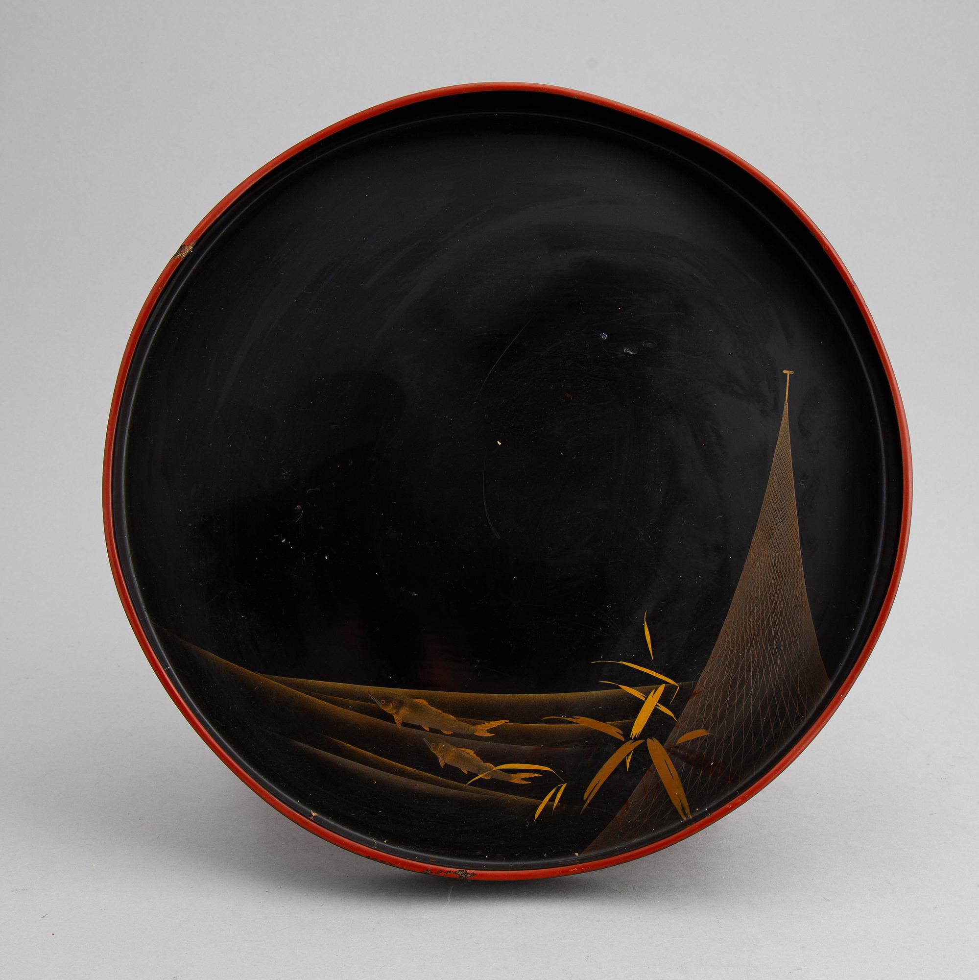 Brickor, två stycken, lackarbeten, Japan, 1900-talets första hälft.