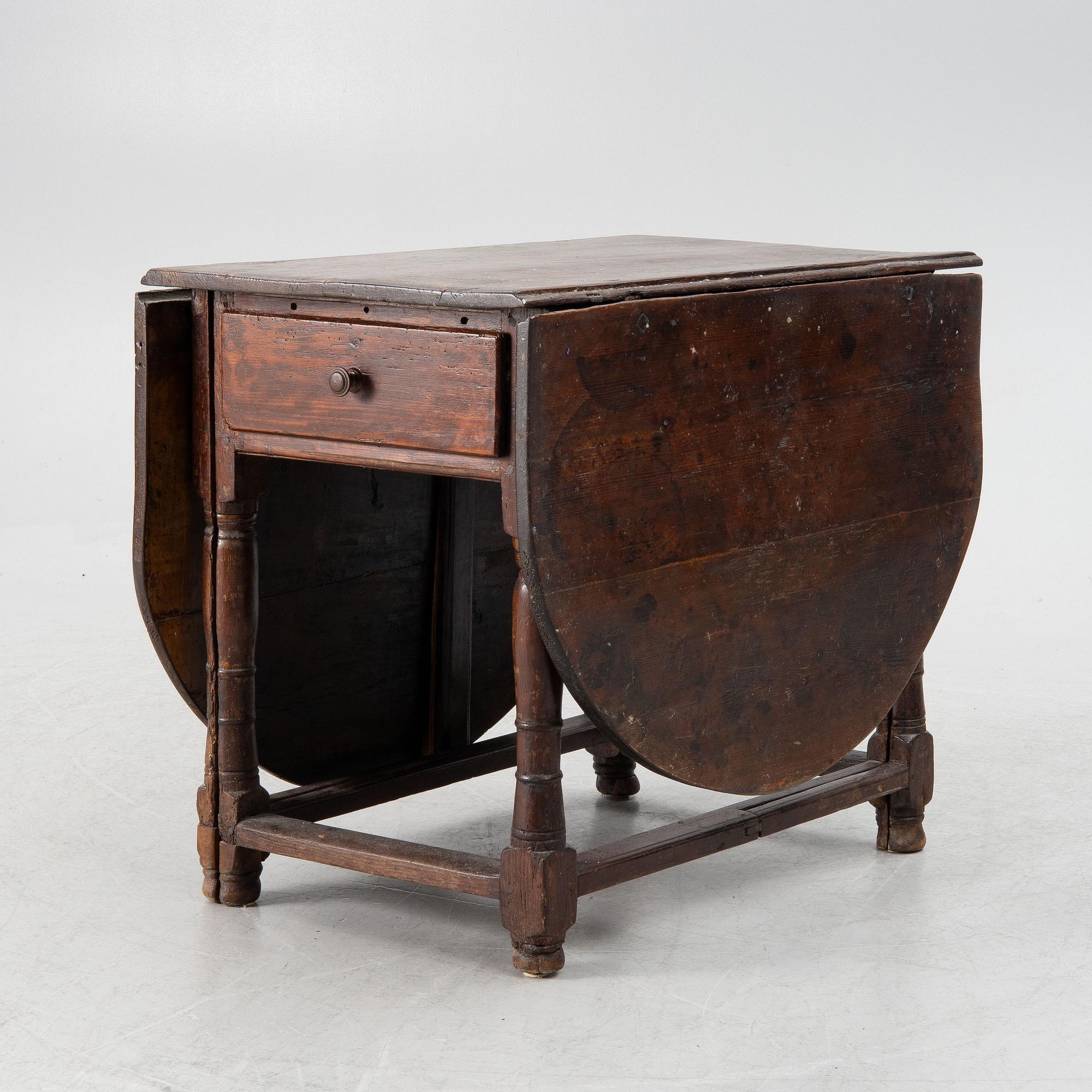 Drop-leaf table, 18th/19th century.