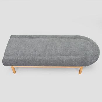 Jouni Leino, Bänk, "Huup", för Arktis. Jouni Leino Design Studio 2025.