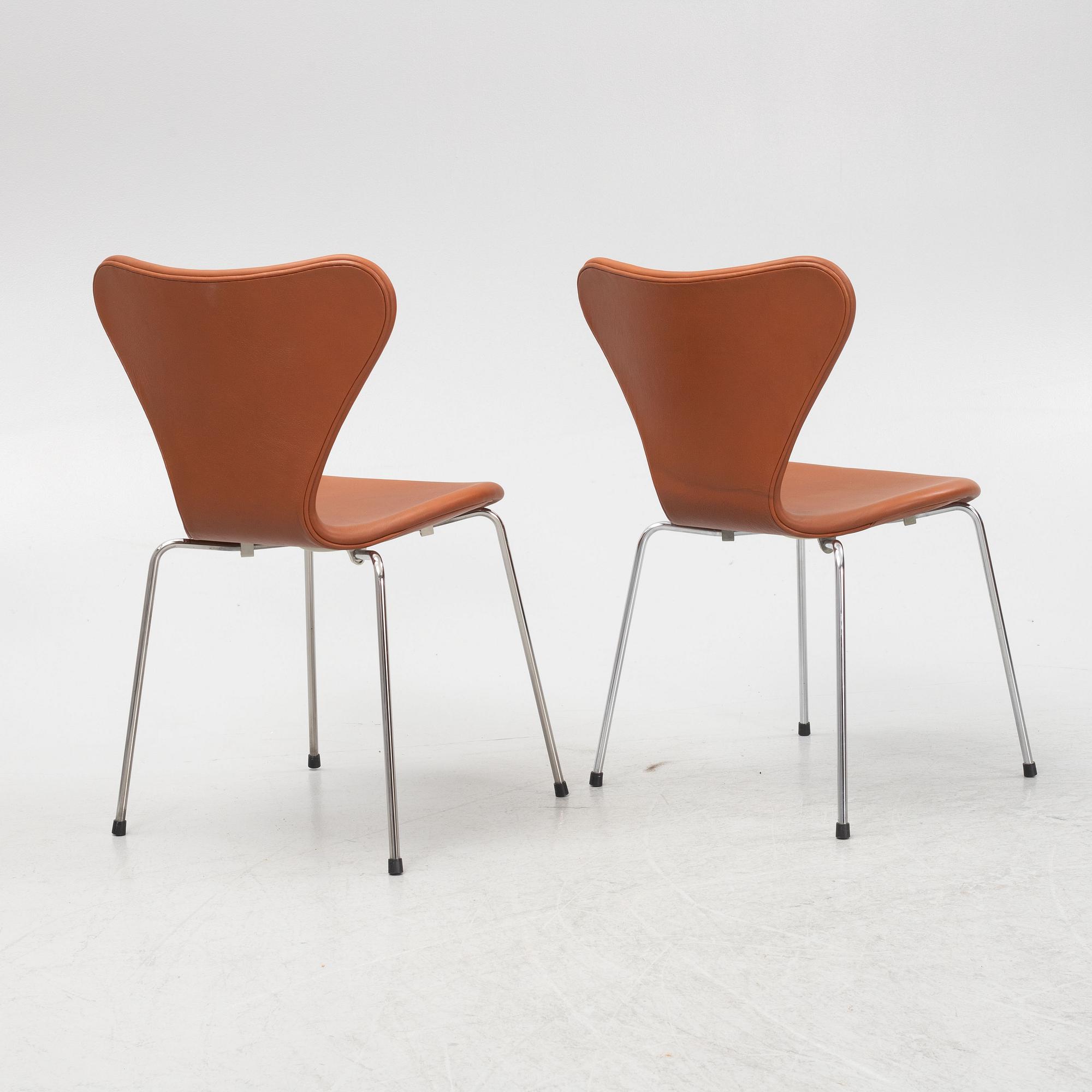 Arne Jacobsen, a set of six model 'Seven' chairs, Fritz Hansen, Denmark.
