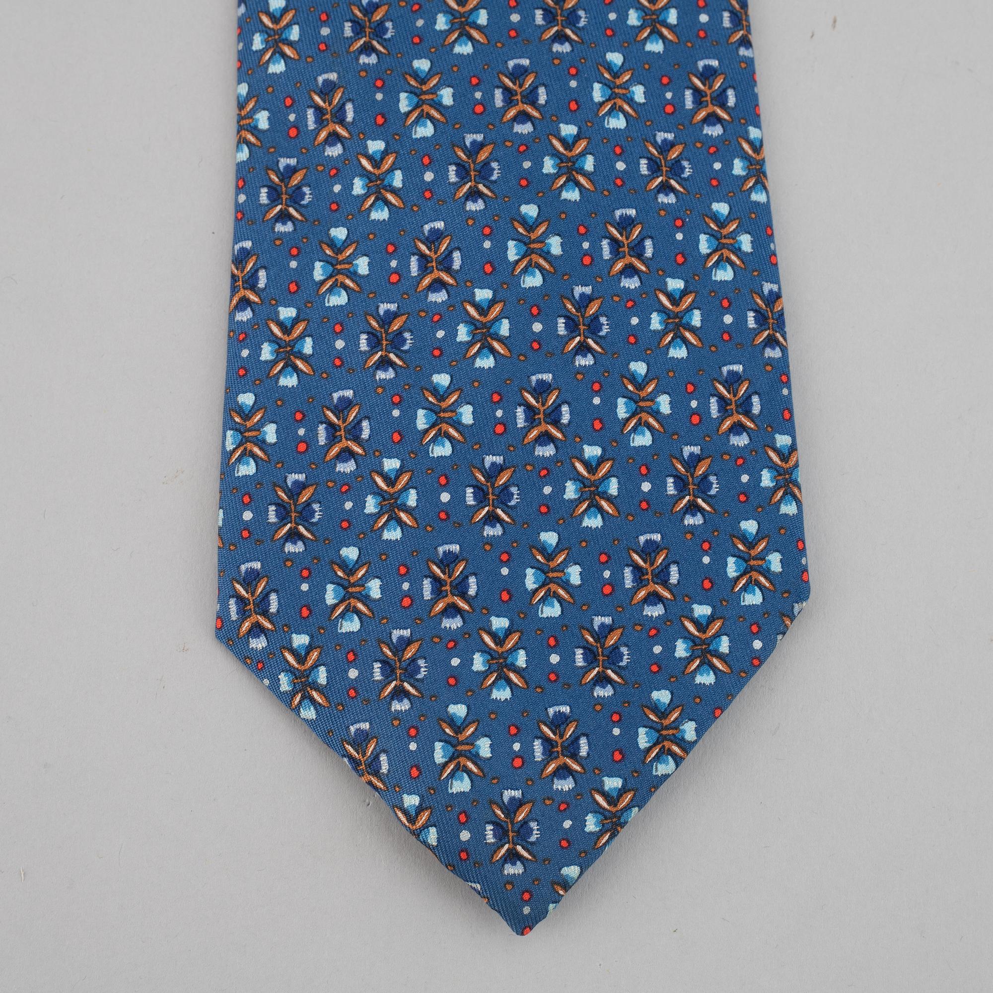 Hermès, 3 silk ties.