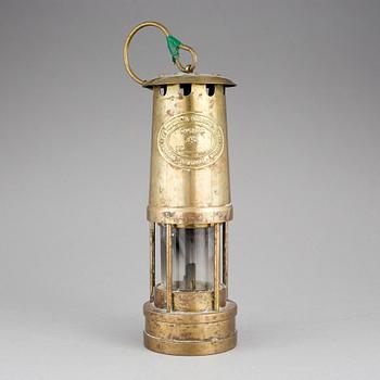 LYKTA, mässing. England, 1900-talets första hälft.