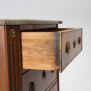 Byrå, sengustaviansk stil, 1800-tal.