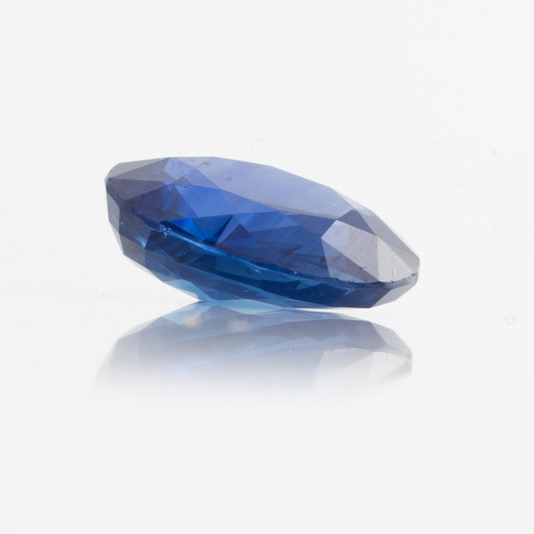 A loose sapphire.