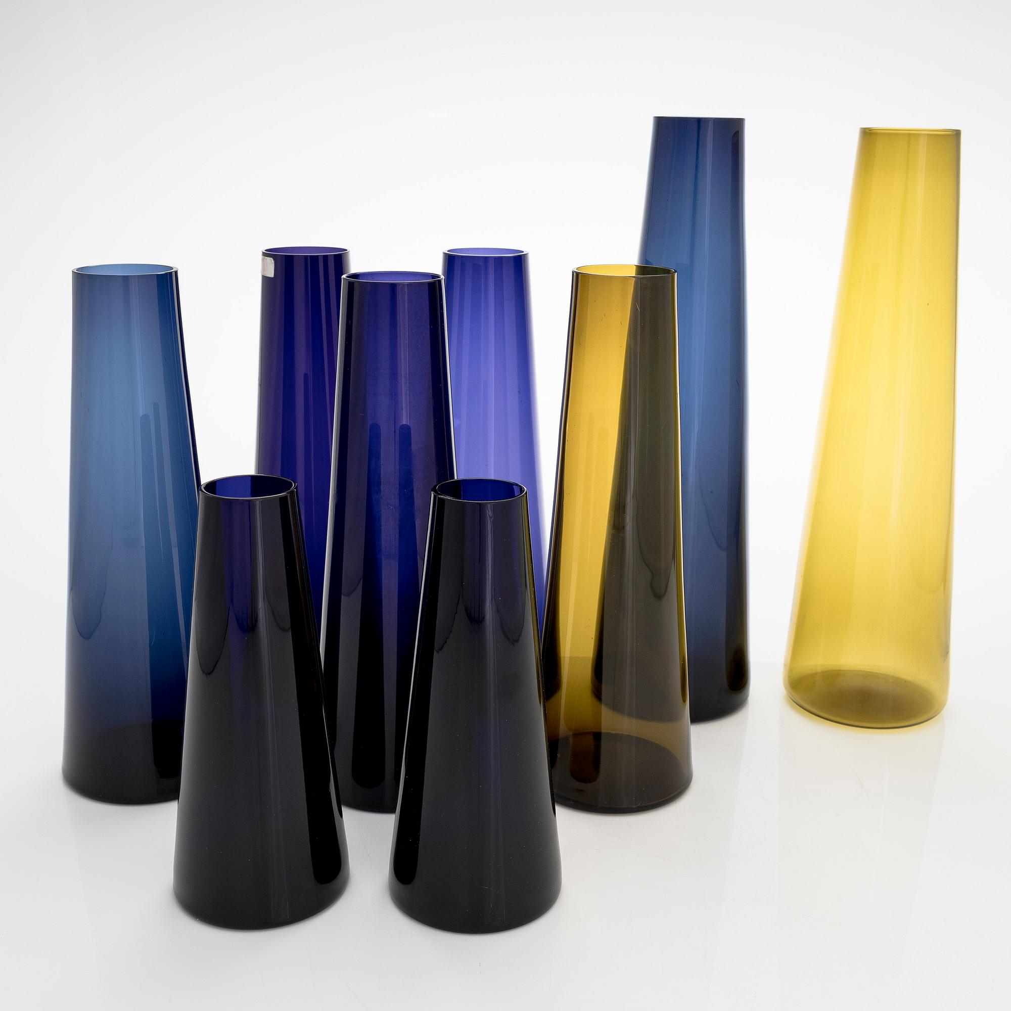 Saara Hopea, a set of 9 '1404' / 'SH 105' glass vases, Nuutajärvi 1950s.