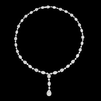 1168. An elegant navette- and brilliant cut diamond necklace, tot 25.54 cts.